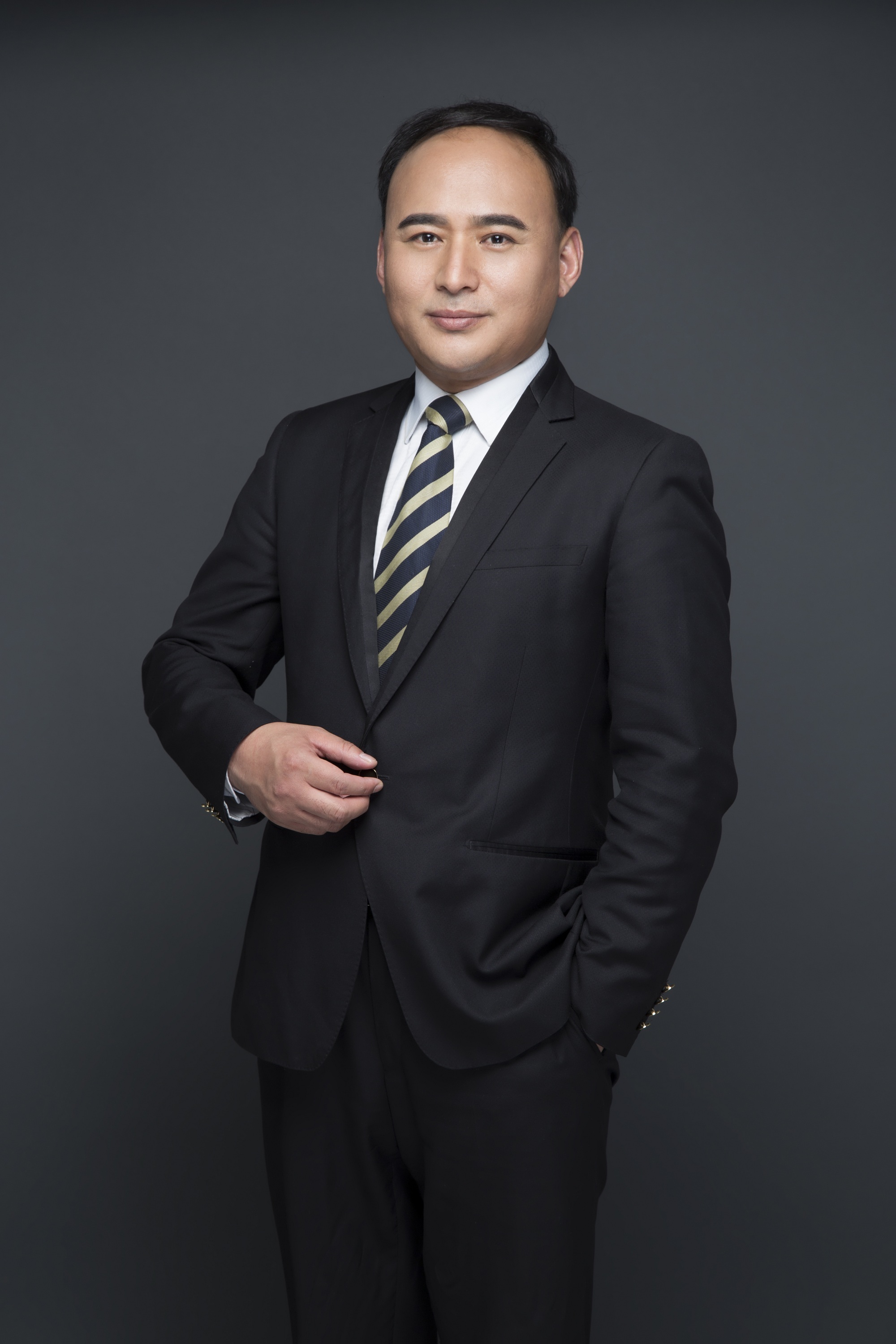 孙本招 视觉与舞美负责人